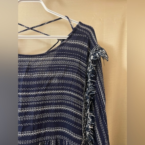 ⚫️ BOGO Blue Rain Navy Striped Women's Top with Fringe Details Size Small - Picture 5 of 9